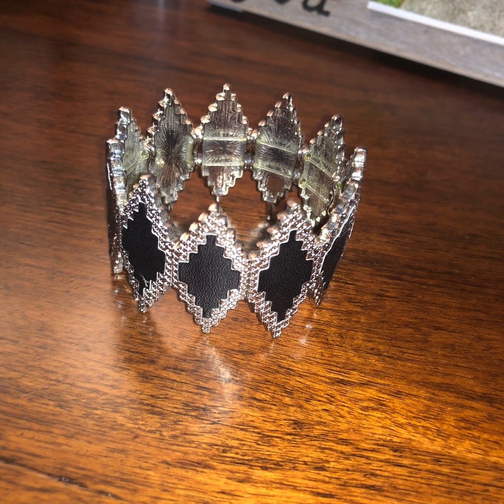 NWOT Silver bracelet with leather black accents